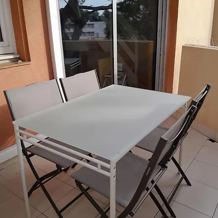 4 Pers Bord De Mer Saint-Raphael (Var)